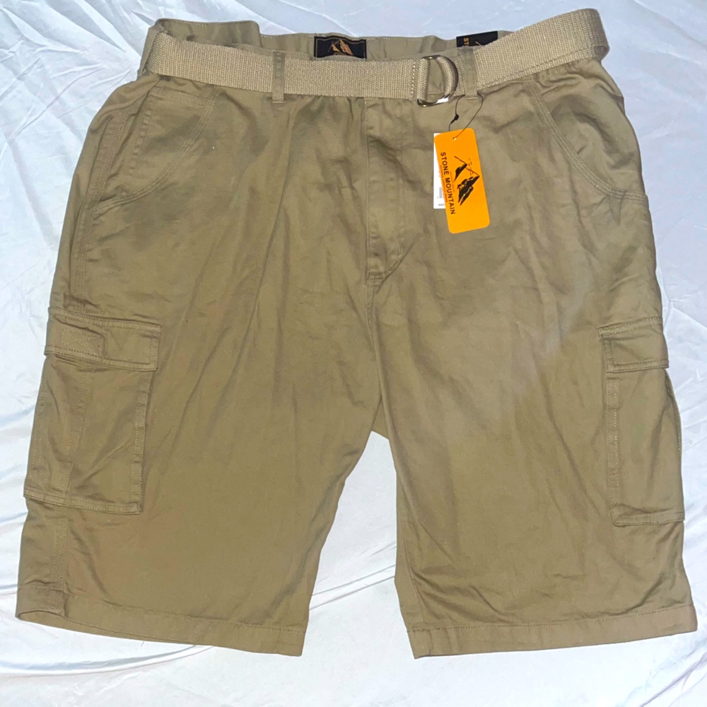 STONE MOUNTAIN Belted Khaki Cargo Shorts X Size : 42